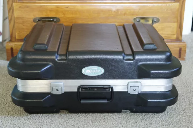 SKB DJ turntable case for Technics, Pioneer, Re-loop