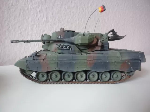 Bundeswehr 1:35 FLAK Panzer Gepard 1A2 gebaut bemalt gesupert