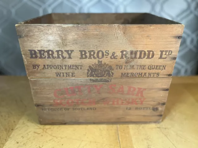 Vintage Berry Bro's & Rudd Cutty Sark Scotch Whiskey-12 Bottle Wooden Crate Vintage Berry Bro's & Rudd Cutty Sark Scotch Whiskey-12 Bottle Wooden Crate