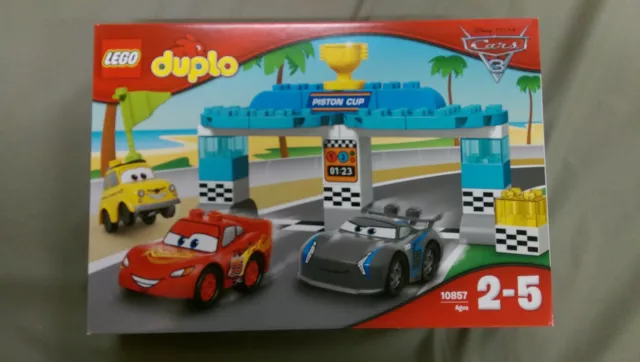 Jouet LEGO DUPLO 10857 La course de la Piston Cup Cars 3 Disney voitures  courses - Jouets/LEGO - La Boutique Disney