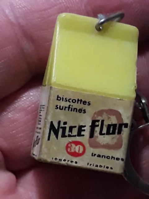 ancien et très rare porte clé vintage : "Biscottes NICE FLOR"