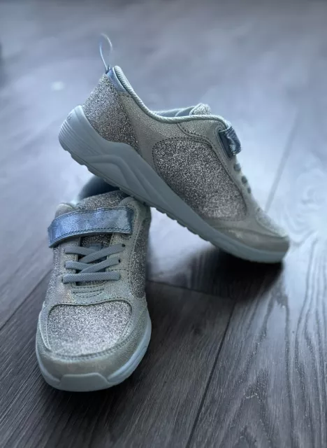 Girls trainers size best sale 2.5