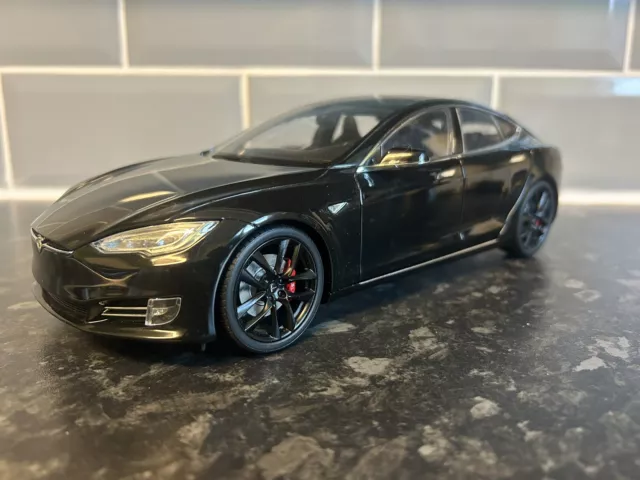 Tesla Model S P100D Black 1:18 Scale Diecast Genuine Model (not OTTO Minichamps)