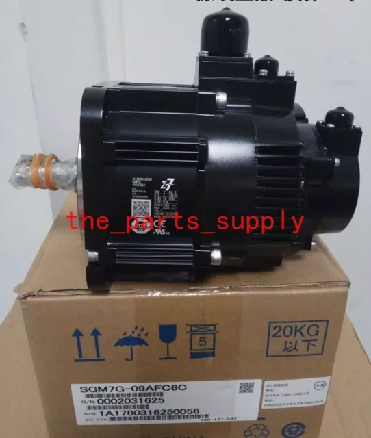 New in box Yaskawa SGM7G-09AFC6C AC Servo Motor