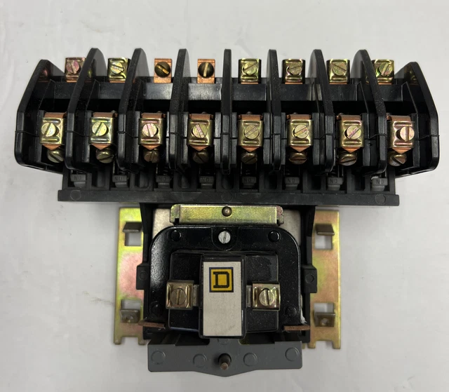 Square D Lightning Contactor Cat# 8903 LO80 SER-C 0349 8 pole 120v Coil