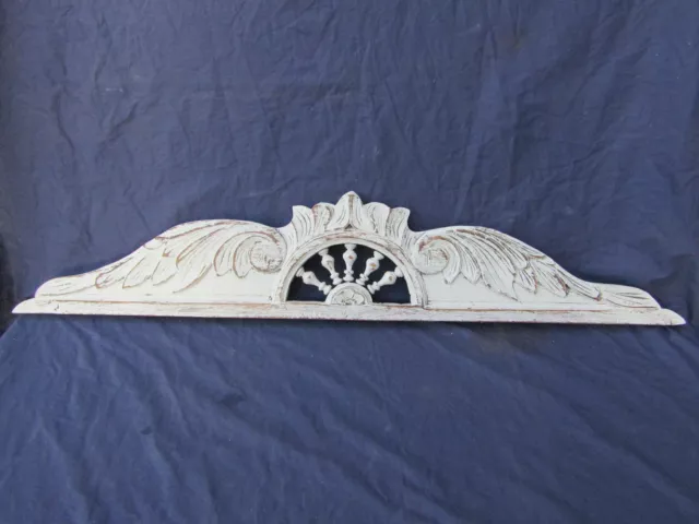 ancien fronton boiserie  en chene sculpte breton patine
