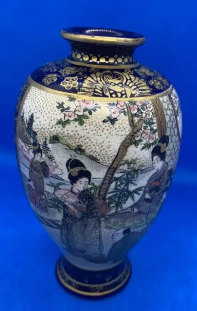 Antique Satsuma Vase Made in Japan Late Meiji-Taisho period