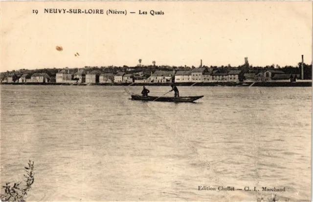CPA NEUVY-sur-LOIRE - Les Quais (293131)