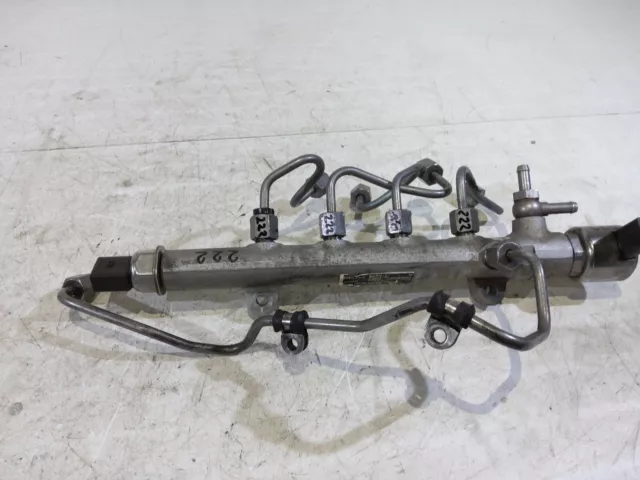 Mercedes E300 BLUETEC HYBRID 2.1 Fuel Injection Rail A6510700595 2012