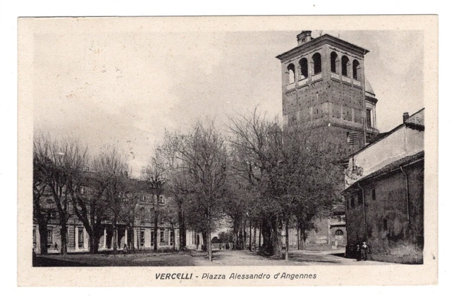 Cartolina    Vercelli    Piazza Alessandro  D'angennes    Animata    Vg   1924