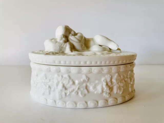 Vintage 1993 Belleek Cherub Trinket Box Gilt 0681 2