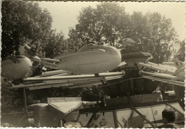Autres & non classés - CARTE PHOTO MONTAGE DE FOIRE : AVION sans doute