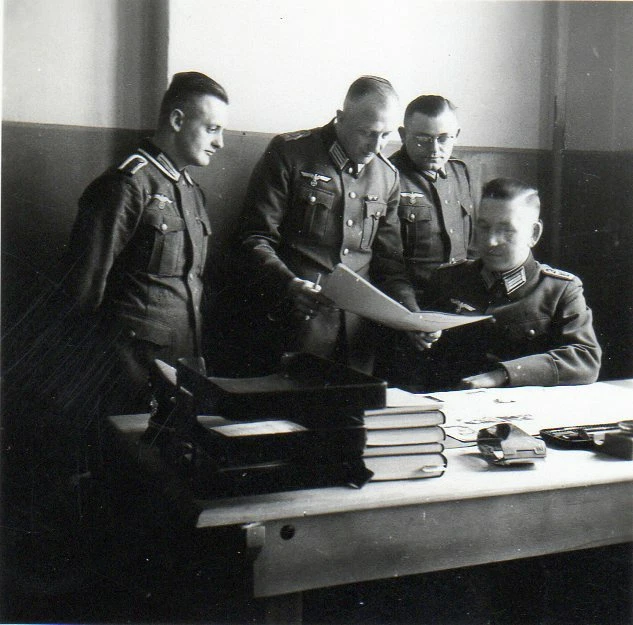 ALTES FOTO 2.Wk Deutsche Offiziere Im Gespräch EUR 3,99 PicClick DE