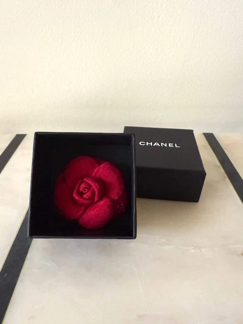 CHANEL リボン 赤 10m CHANEL RED JACQUARD Camellia Brooch P21 NEW $934.95