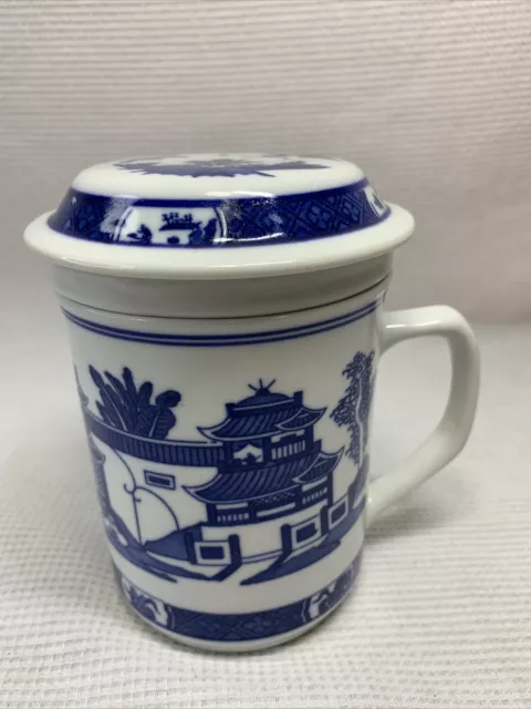 Vintage 20th 3pc Jingdezhen Zhi Blue & White Landscape Porcelain Mug/lid/infuser