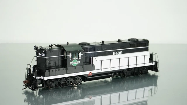 Athearn Genesis GP18 Illinois Central 9409 DCC w/Sound HO scale