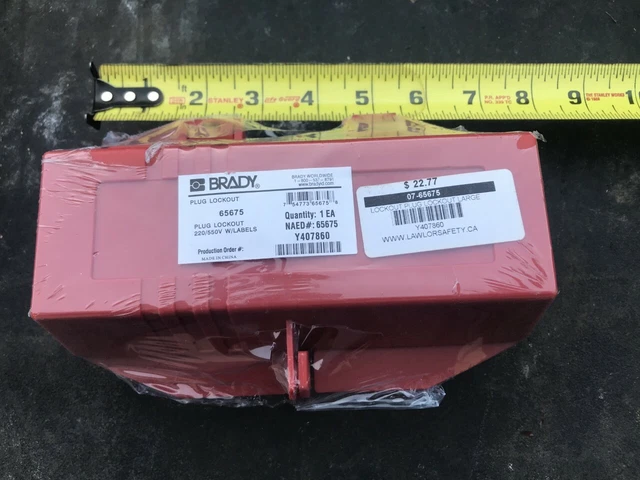 Brady  Plug lock out large 220V/550V