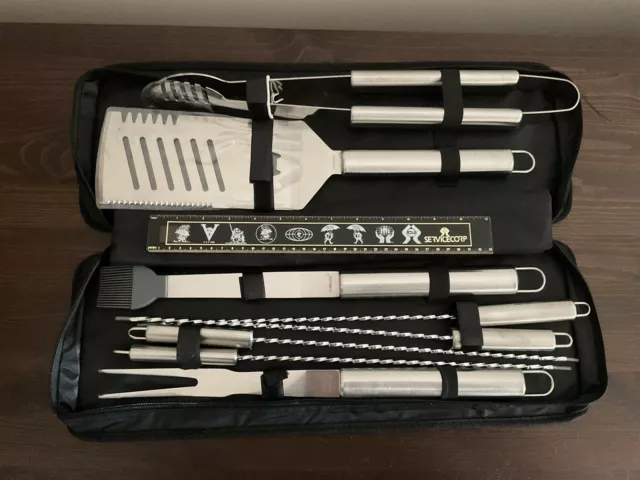 NIB Vermont Castings, 8 Piece Grill Utensil Set In Case, Zipper Broken On Case