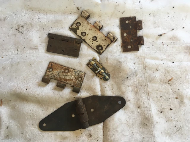 LOT VTG BARN DOOR HINGES FARM RANCH RUSTY GATE HINGE Latch lock ASSEMBLAGE WELD