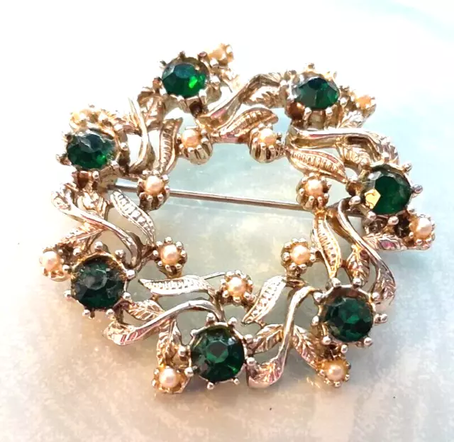 VTG 1930's Gold Tone Green Rhinestones & Simulated Pearls 1.5" Round Brooch Pin