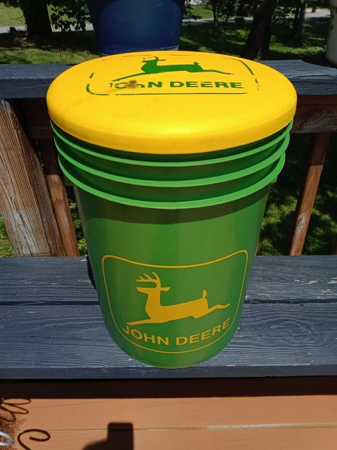 John Deere Six Gallon INSULATED Plastic Bucket with Plastic Lid ~ Many Uses! John Deere Six Gallon INSULATED Plastic Bucket with Plastic Lid ~ Many Uses!
