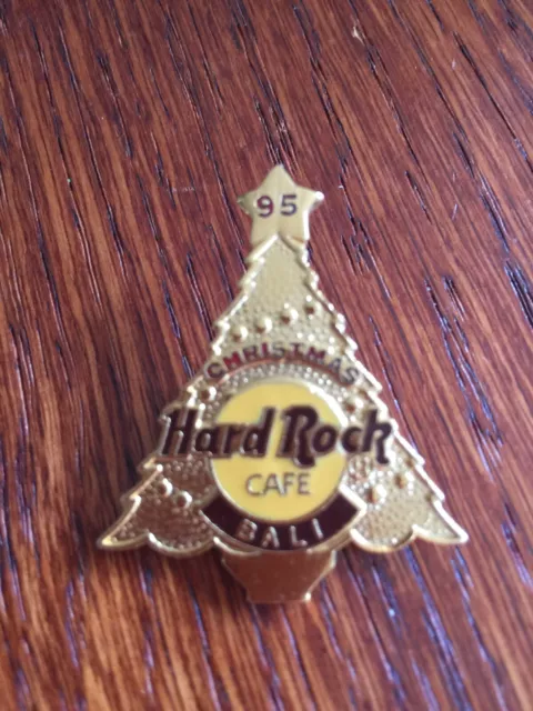 Hard Rock Cafe BALI 1995 CHRISTMAS PIN Gold Tree "95" Star Top HRC Catalog #652