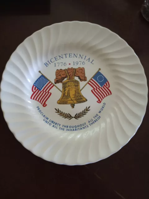 U.S. Bicentennial Commemorative Plate 1776-1976 Liberty Bell U.S. Flag Patriotic
