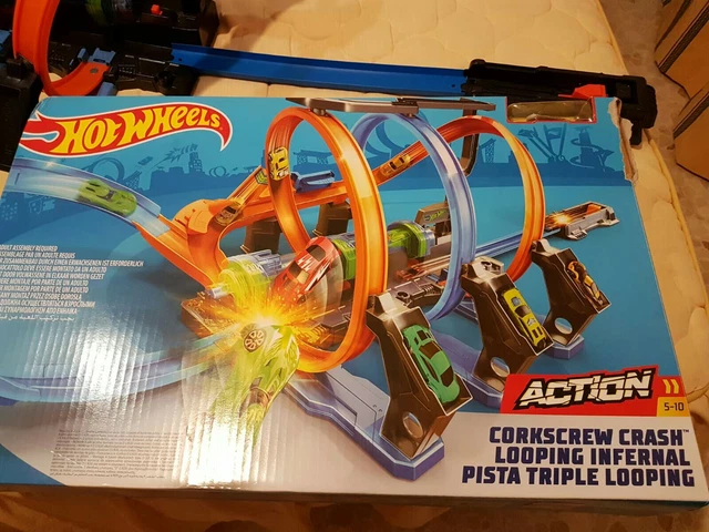 Pista triple deals looping hot wheels