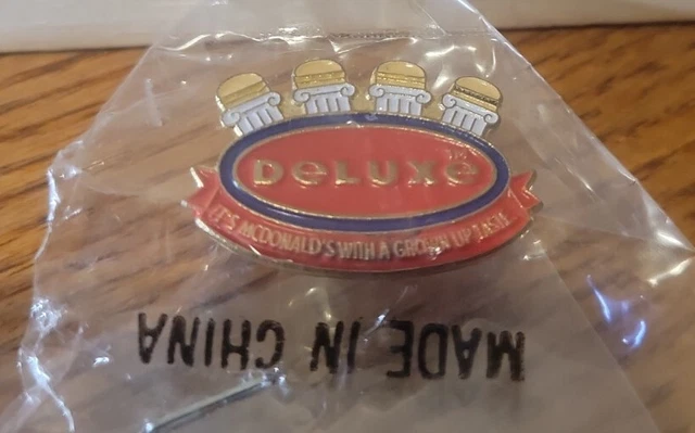 HAMBURGER PIN McDonald Restaurant Flare Deluxe Vtg Advertising Employee NEW