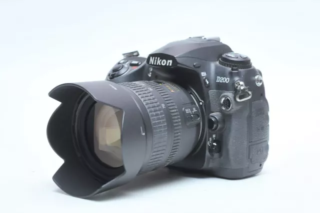 Nikon D200 10.2MP Digital SLR Camera W/ 18-70/3.5-4.5 G-AFS ED-IF Lens