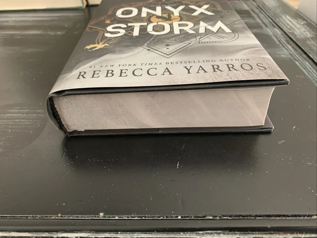 ONYX STORM (DELUXE Limited Edition) by Rebecca Yarros (2025, Hardcover
