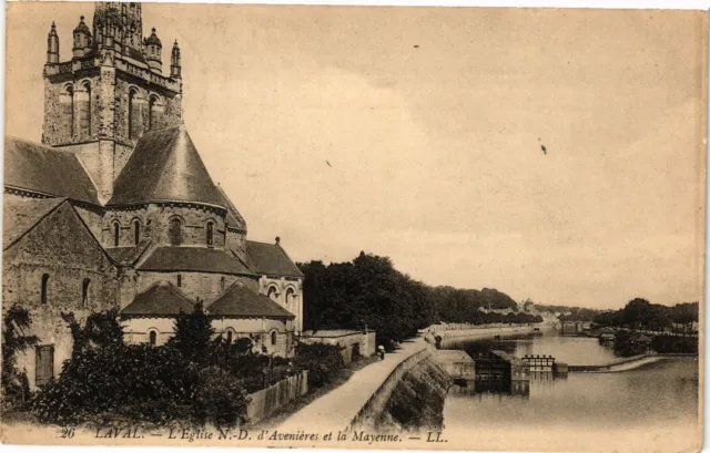 CPA Laval-L'Église Notre Dame d'Avienne et la Mayenne (186858)