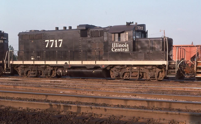 H: Original Slides (29) IC Illinois Central Black 7700-8400 Series GP8/GP10's