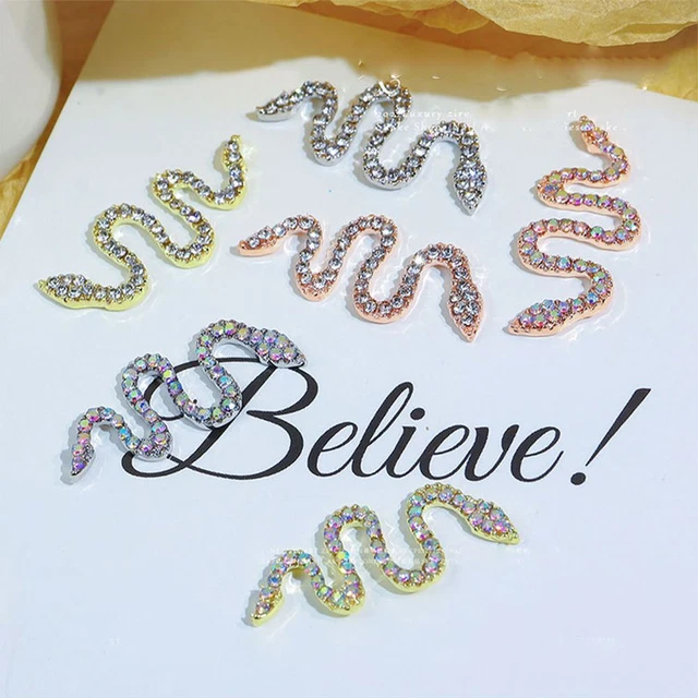 en cristal Charmes pour les ongles Forme de serpent Accessoires d&#39;art 3D
