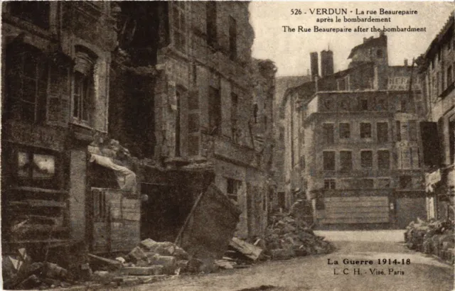 CPA AK Militaire - Verdun - La rue Beaurepaire after the bombing (698214)