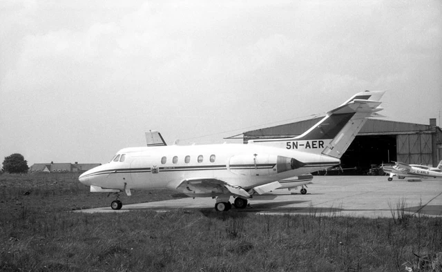 Biafra Air Force, HS.125 Srs.1B-522, 5N-AER at Luton, c1967 - B&W Neg_6050