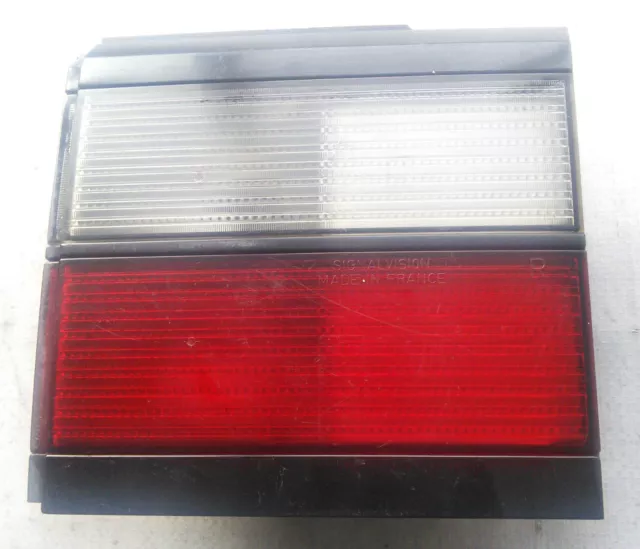 VW Passat 35i Variant  rucklicht innen rechts  Signalvision 333945108 tail light