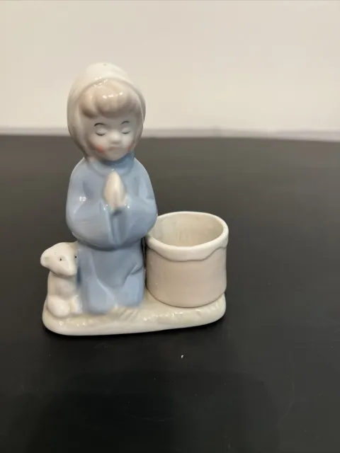 Vintage Keramik kniendes Kind im Gebet mit Lammfigur Votivkerzenhalter