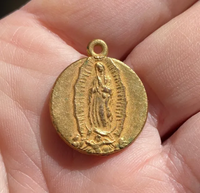 Collar Colgante Medalla Vintage Enchapado en Oro 10K Virgen Madre María