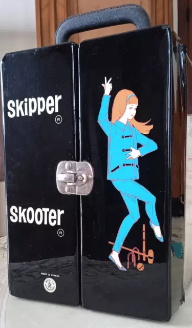 Poupee Barbie Skipper Skooter Armoire Valise Vetements Vintage