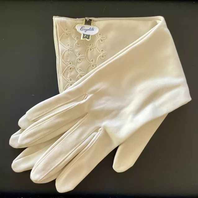 Vintage Engelite 1950s Ladies Mid Length Cream Nylon Gloves. New with Tags.