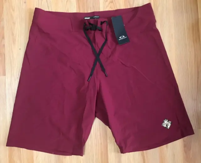 Oakley Performance Boardshorts 20 inch Red - Men’s Size 36 - NWT