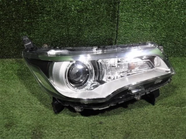 NISSAN Dayz 2013 DBA-B21W Faro destro 260106A02K [usato] [PA66858936]