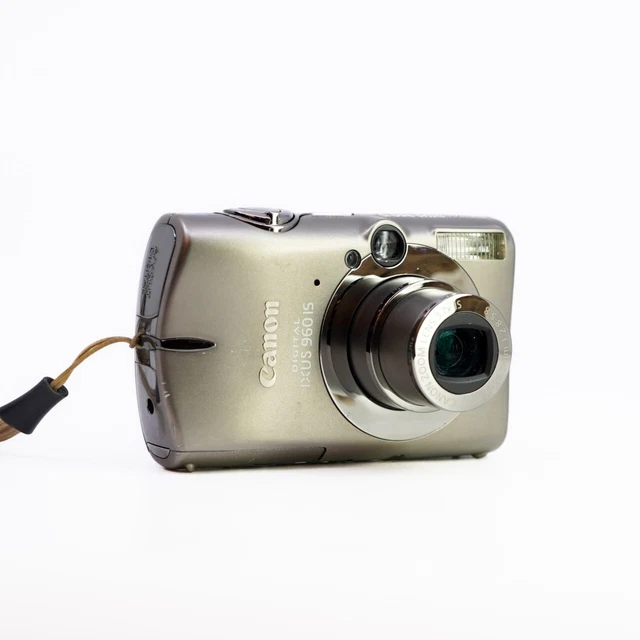 CANON IXUS 960 IS Compact Digital Camera – Titanium Body