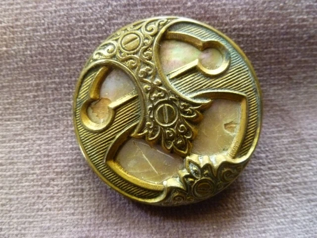 grand bouton ancien nacre et métal 35 mm