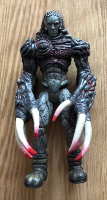 Action Figure Time Machine 90's Edition: Tyrant/ Mr. X from Resident Evil 2  Platinum by Toy Biz (Confirmed: Great)