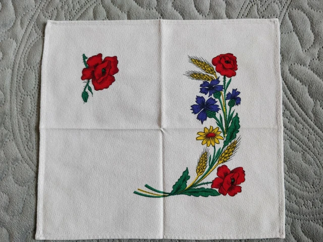 Linge Ancien - Service A The, Nappe Et Serviettes Assorties.
