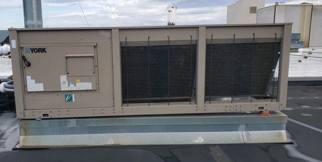 York Air Cooled Chiller, YCAL0043E. 43Ton, R410A, 460V, 60Hz, 3Phase