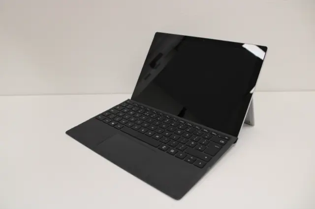 Surface Pro 5, i5-7300U, SSD 128 Go, RAM 8 Go, avec chargeur, options...