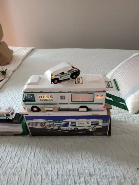 1998 Hess Truck Recreation Van with Dune Buggy New in Box